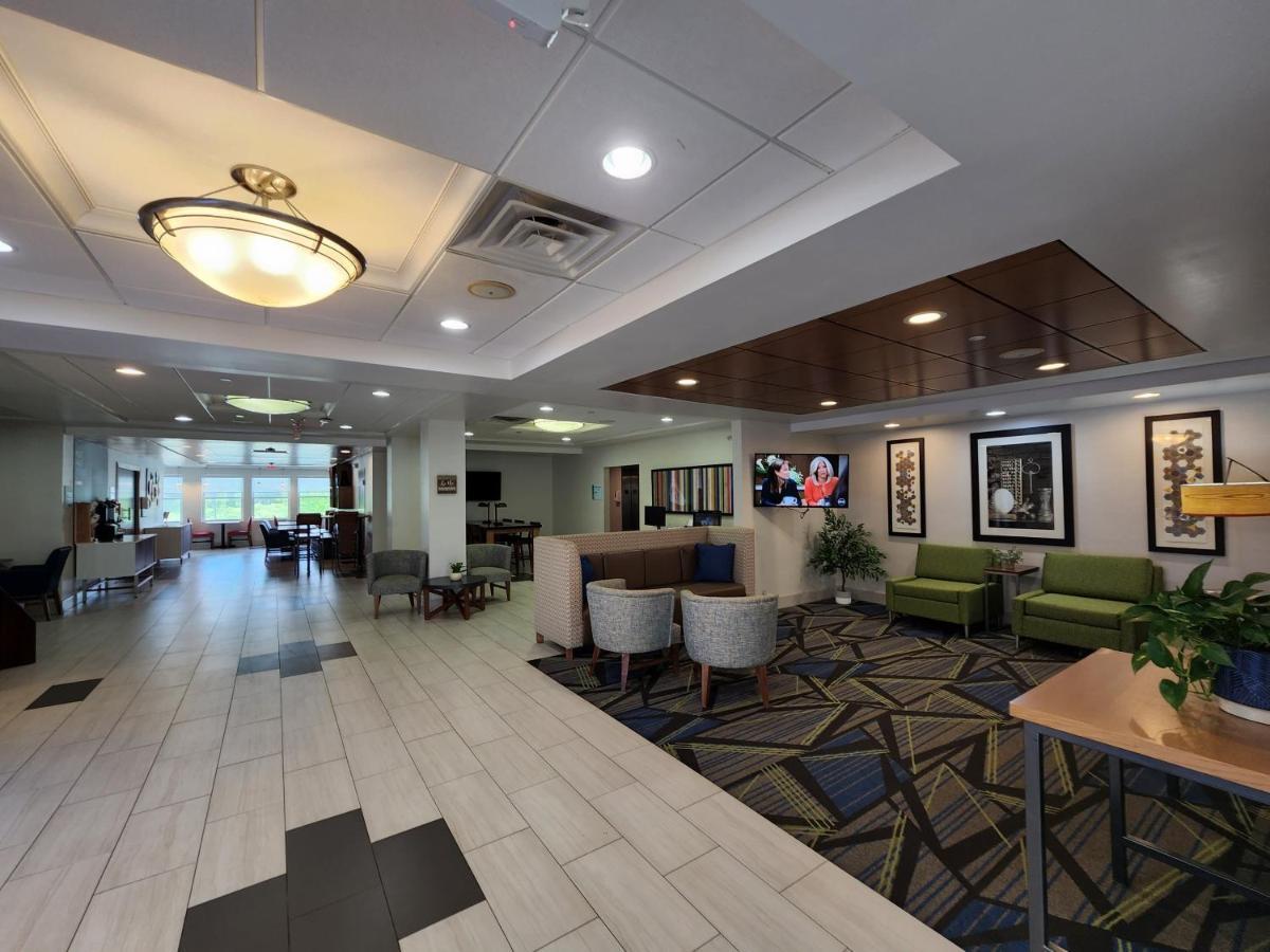 Holiday Inn Express Hotel & Suites Rochester By Ihg Exterior photo