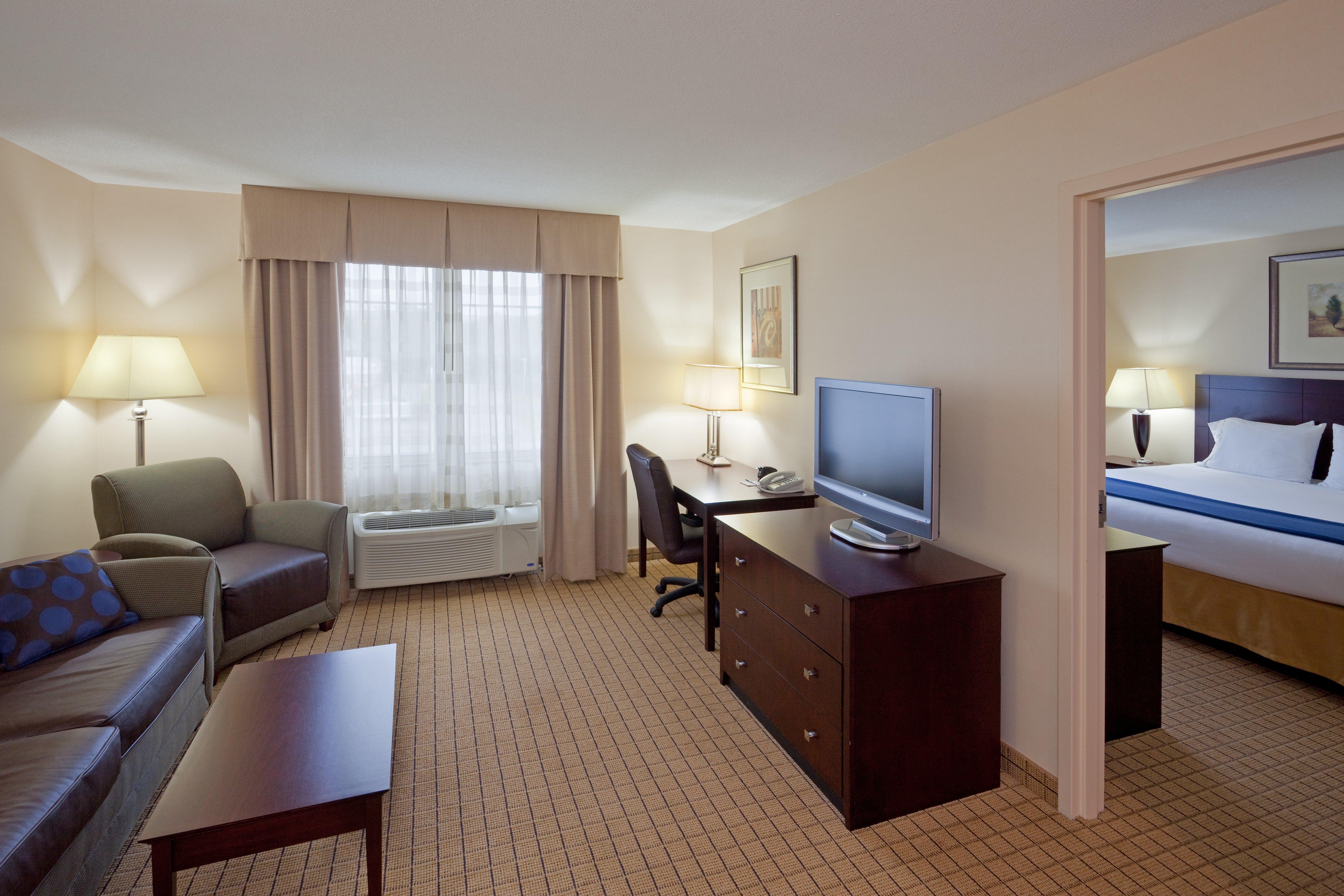 Holiday Inn Express Hotel & Suites Rochester By Ihg Exterior photo