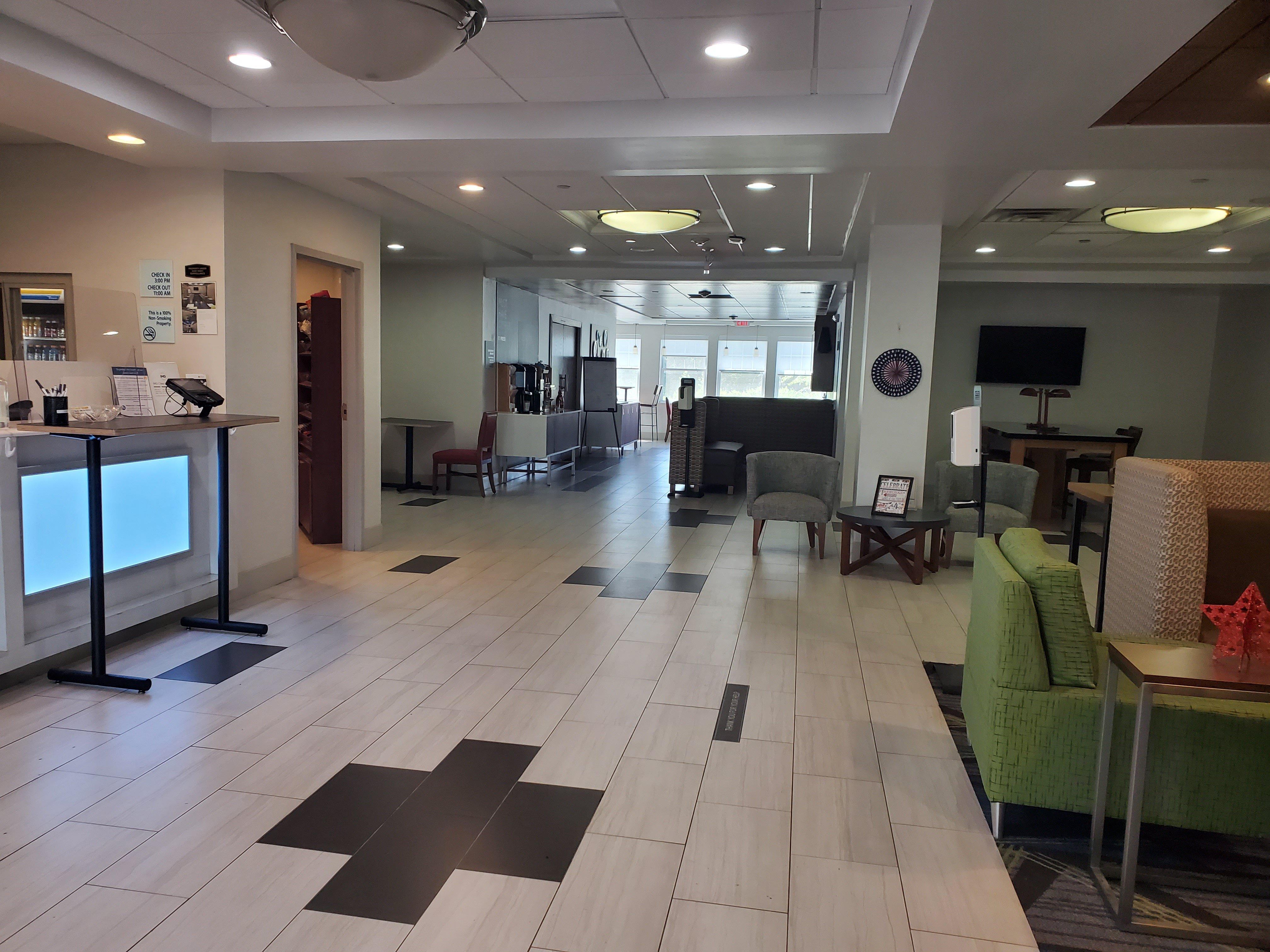 Holiday Inn Express Hotel & Suites Rochester By Ihg Exterior photo