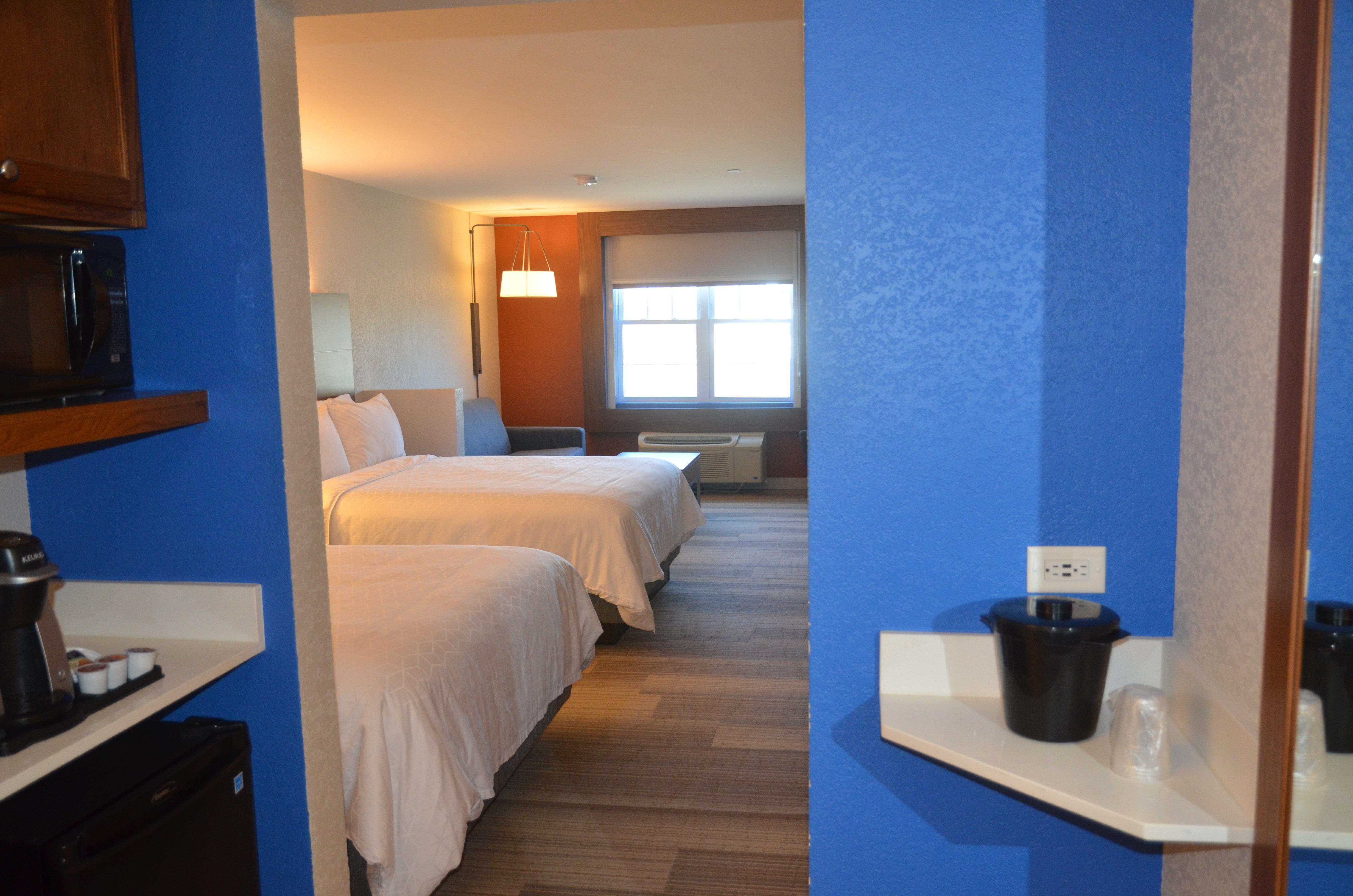 Holiday Inn Express Hotel & Suites Rochester By Ihg Exterior photo
